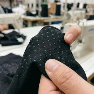 Grip estirado sobre punto en unas mallas