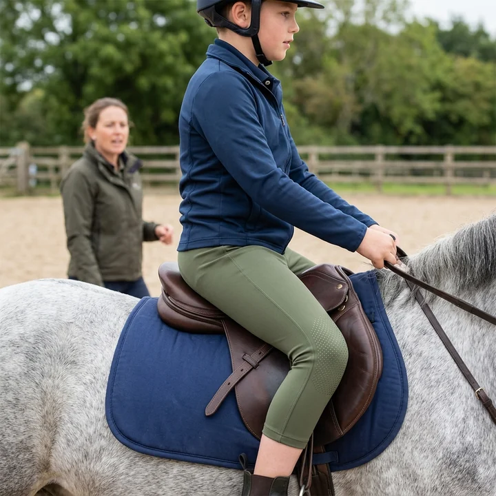 Breeches infantiles con knee grip en una escuela de equitación